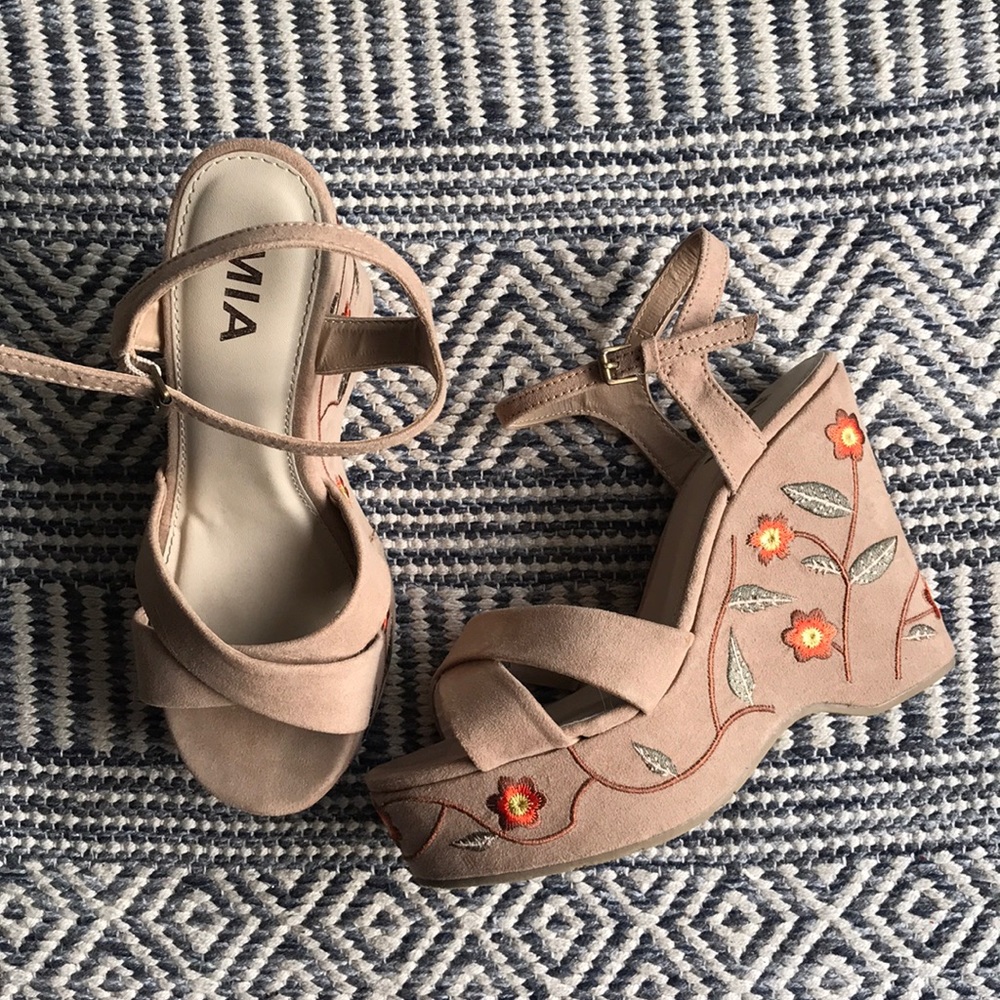 MIA wedges